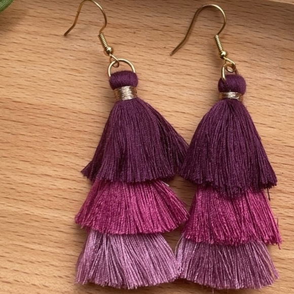 NEW Bohemian Ombre' Tassel Earrings - Picture 2 of 4